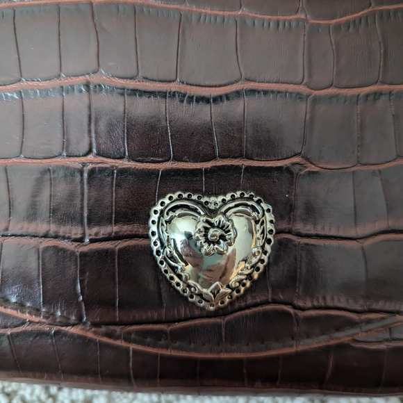 Ladies Croc-Embossed Crossbody Wallet - Picture 3 of 7